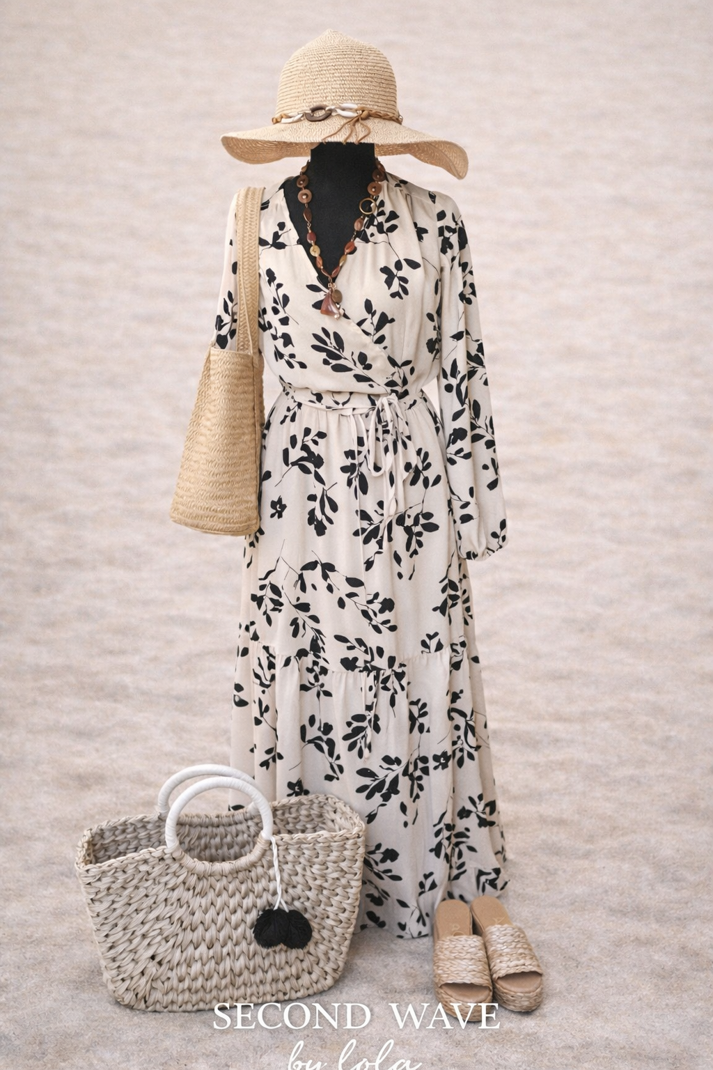Böhme Kaydee Floral Maxi Dress – Black & Cream Boho Dress – Size Small