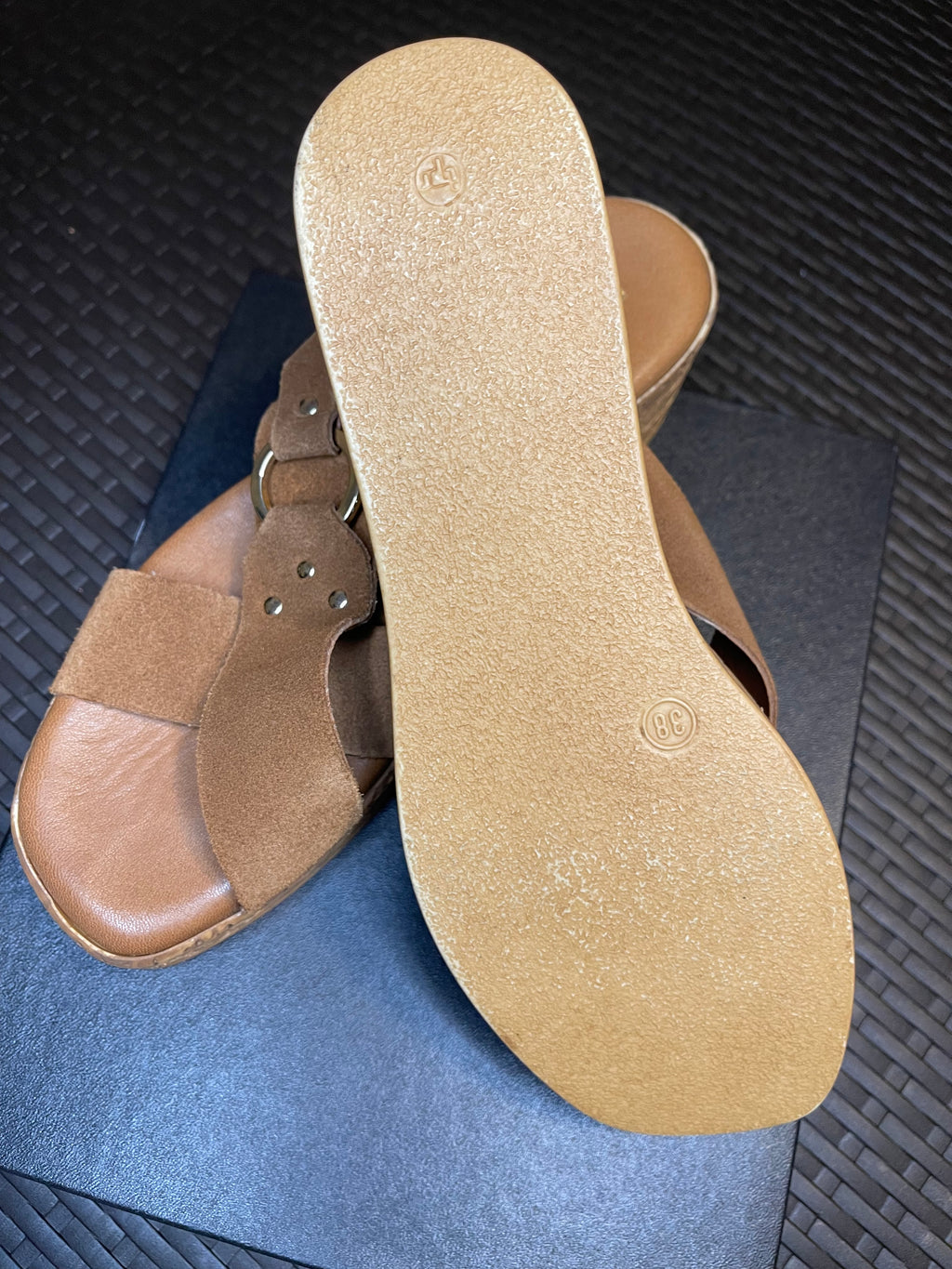 SOLD OUT! Lottini Genuine Leather Wedge Sandals – Made in Italy – Size 38