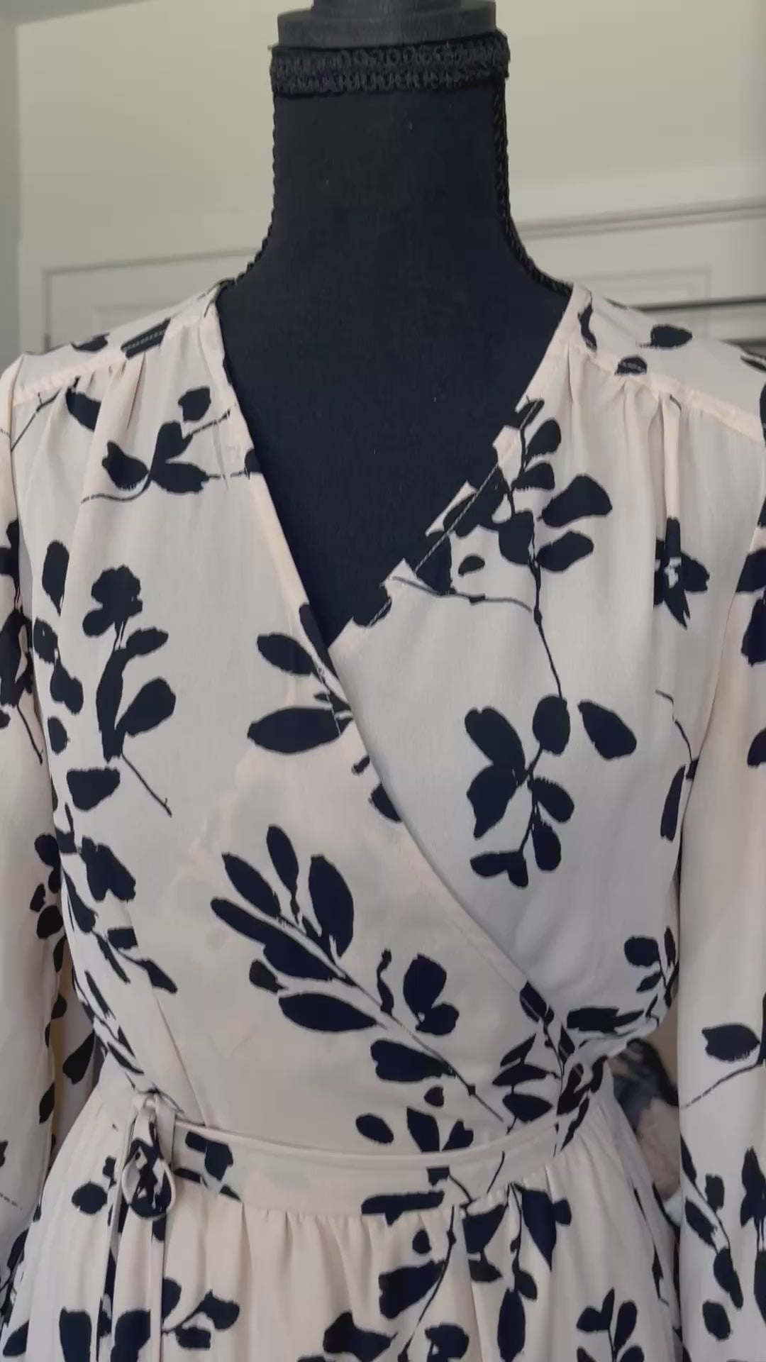 Böhme Kaydee Floral Maxi Dress – Black & Cream Boho Dress – Size Small